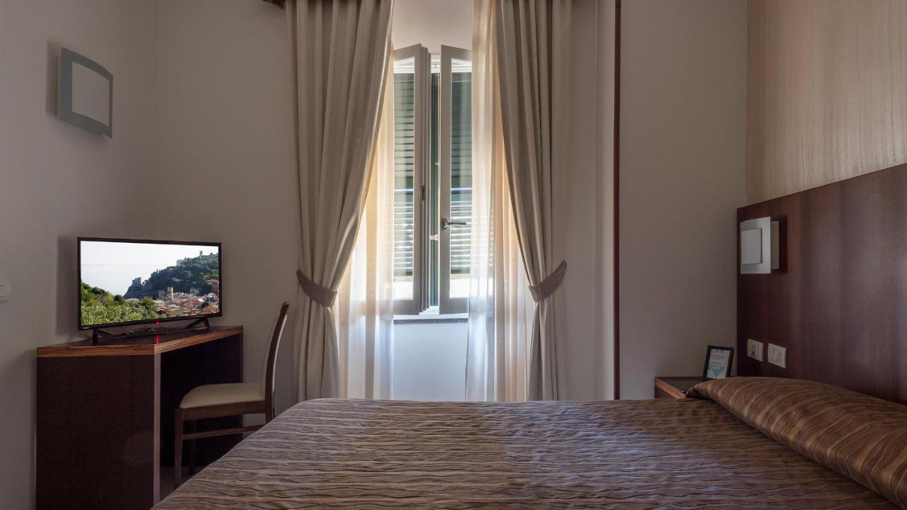 Hotel Margherita Μοντερόσο αλ Μάρε Εξωτερικό φωτογραφία